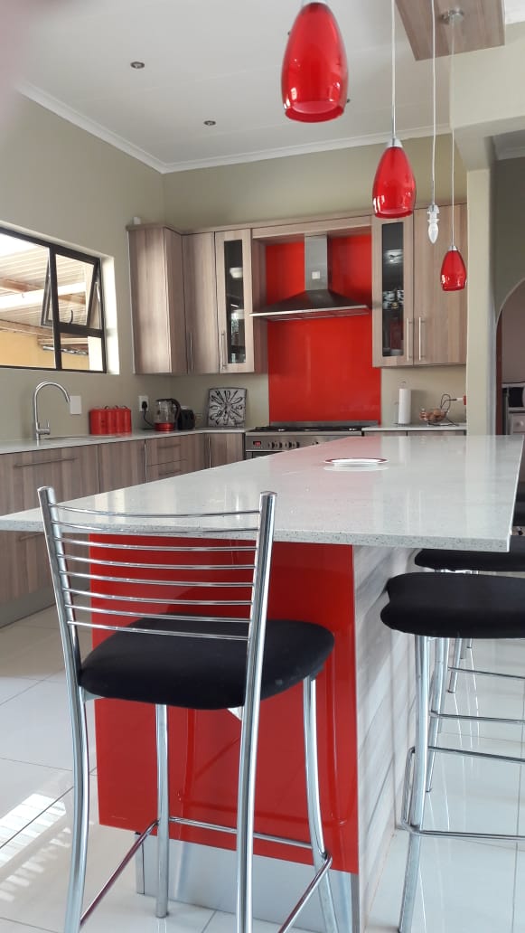 Contemporary kitchen